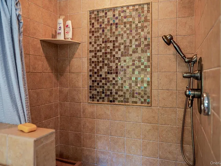 107 Puritan Dr — Photo 25