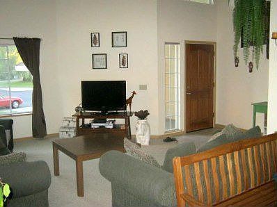 4th image of 1586 Taggart St