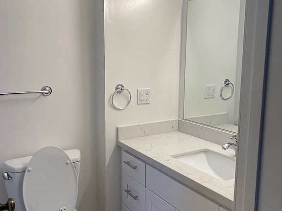 2nd image of 1428 Steiner St #9