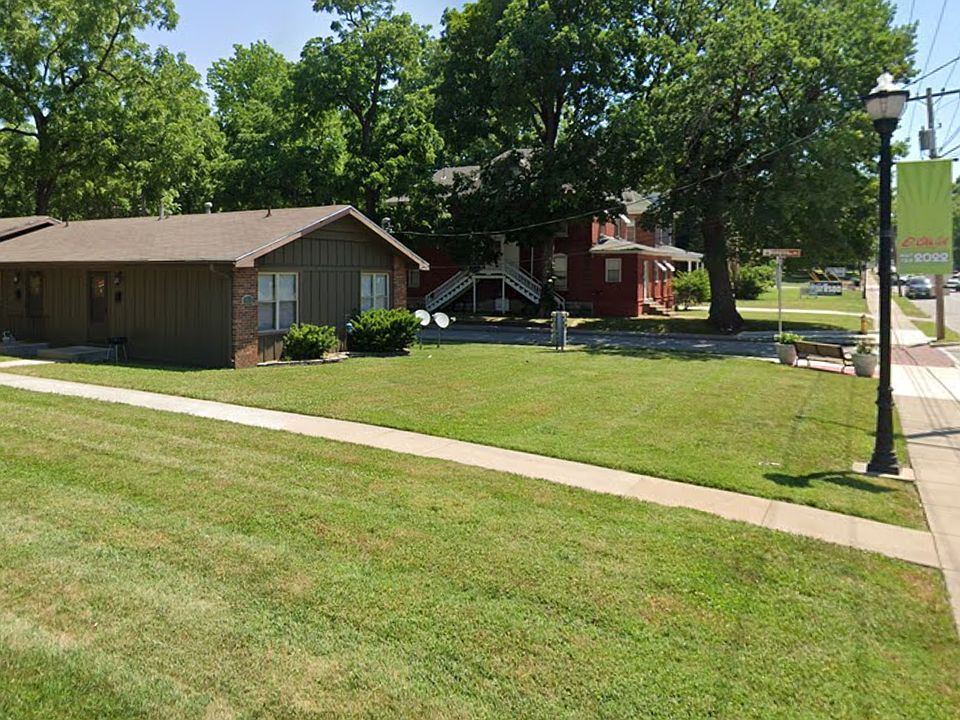 1st image of 1047 E Walnut St #2