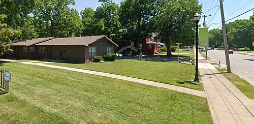 1047 E Walnut St #2 Photo 1