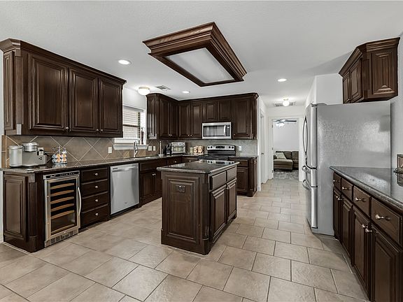 4th image of 2455 Newark Cir