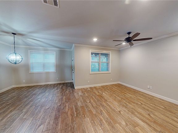 4th image of 203 Brentwood Dr E APT 24