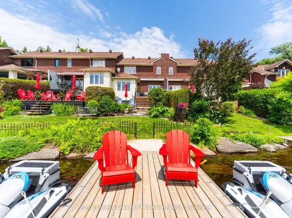 21 John St, Huntsville, ON P1H 1H2