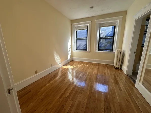 1318 Commonwealth Ave, Allston, MA