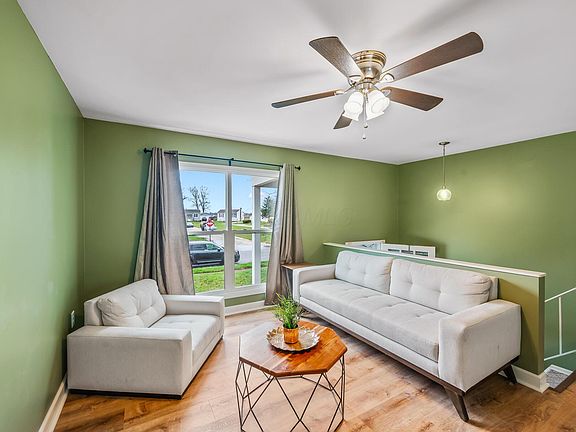 3rd image of 1049 Bermuda Dr