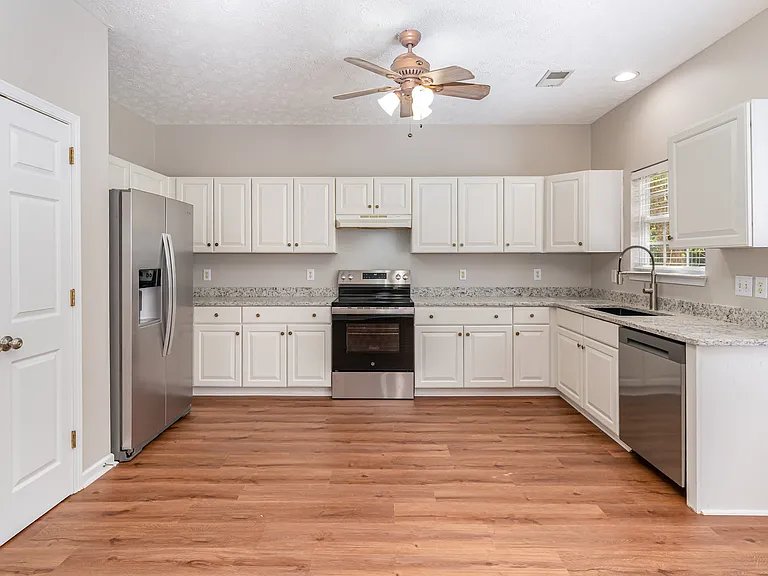 3131 Winberry Dr — Photo 6