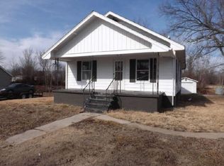211 W Maple St, Coulterville, IL 62237