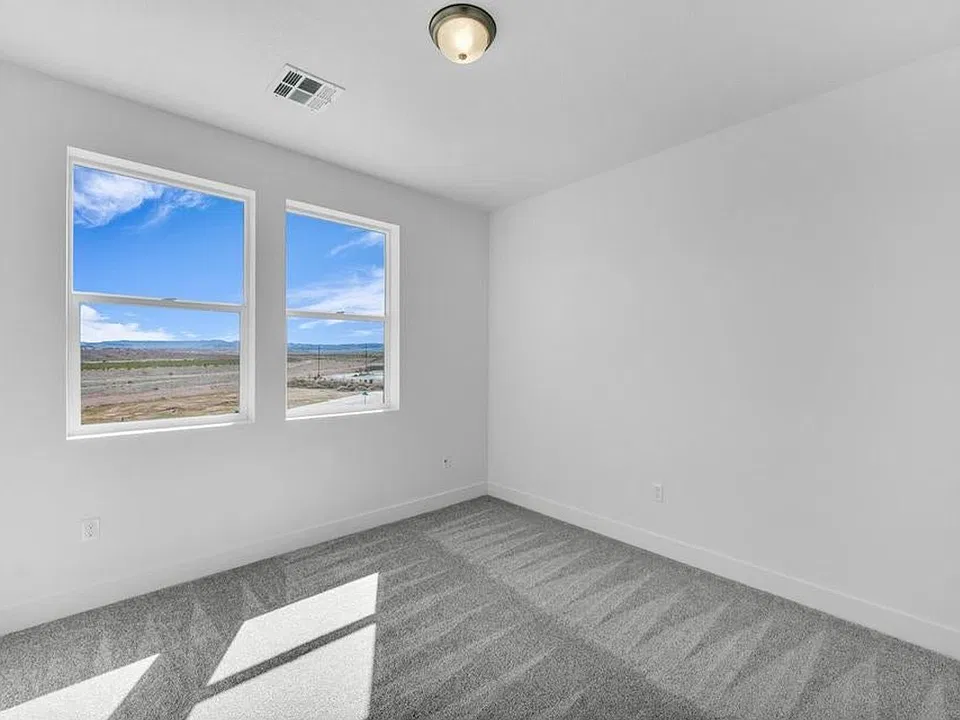 5599 Carnelian Pkwy #207