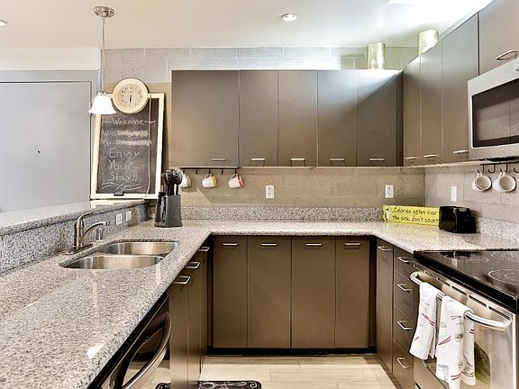 4th image of 1111 W University Dr Unit 1021