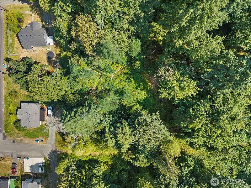 3rd image of 0 SE Ash Lot 2 Street