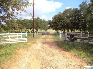 6850 County Road 434, Stockdale, TX 78160