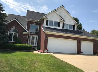 8768 Frederick Dr, Washington, MI 48094