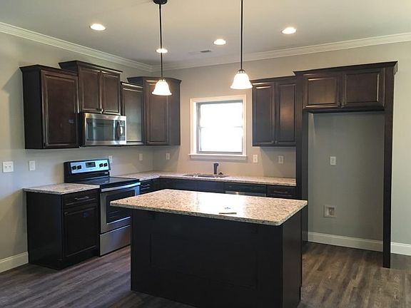 3rd image of 478 Franklin Circle Dr