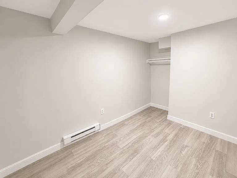 152 S Durand Pl #BASEMENT — Photo 9