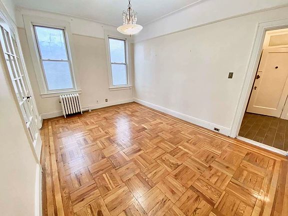 5th image of 25-32 34th St #2P