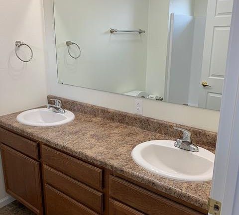 3rd image of 1802 N Sheridan Ave