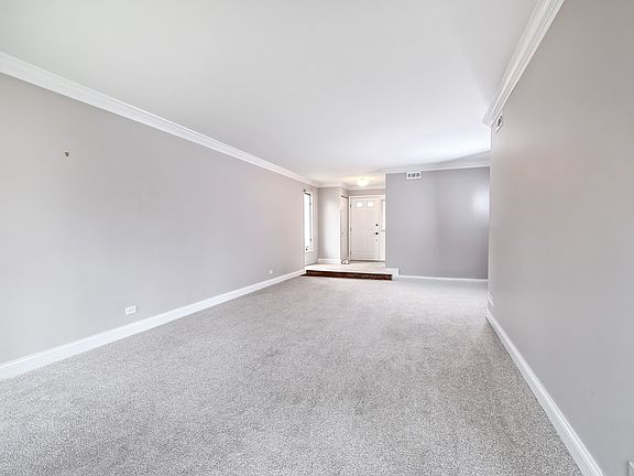 5th image of 724 Ascot Ct