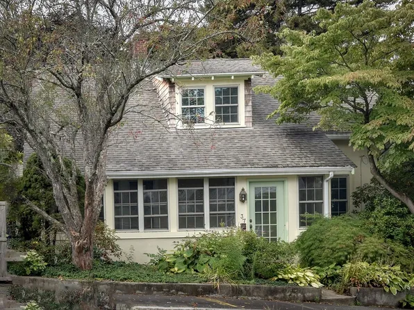 37 Wilson Ave, Framingham, MA 01702