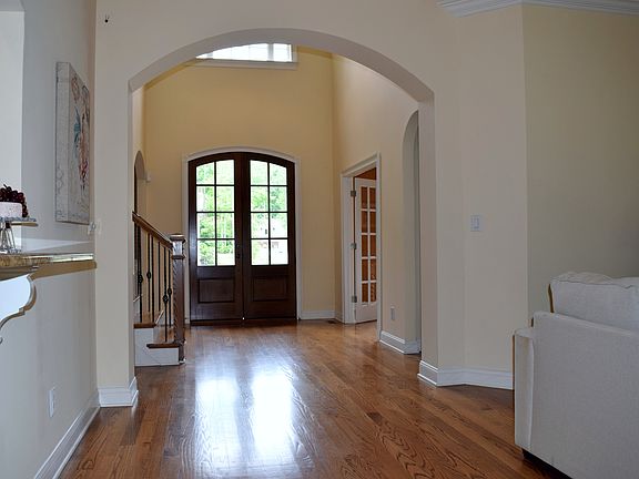 5th image of 366 Treetops Dr