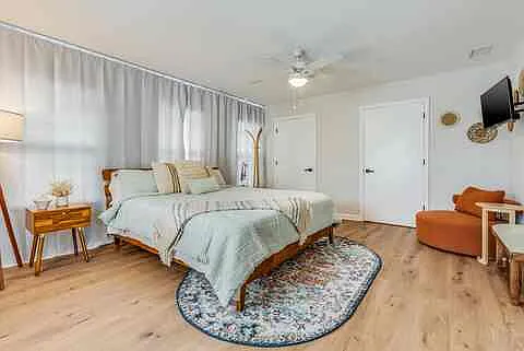 3 bed, $2,999 — Photo 4