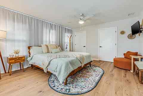 4th image of 508 E Hall St APT B