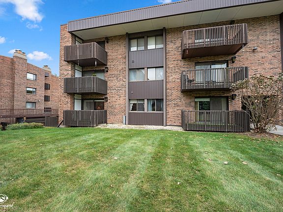 3rd image of 1421 Woodbridge Rd APT 1A