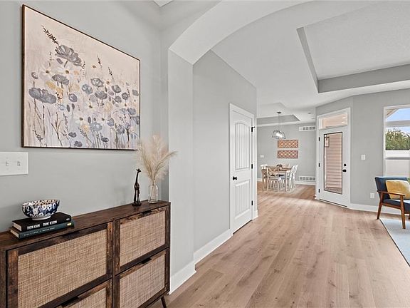 3rd image of 11471 Webster Ave