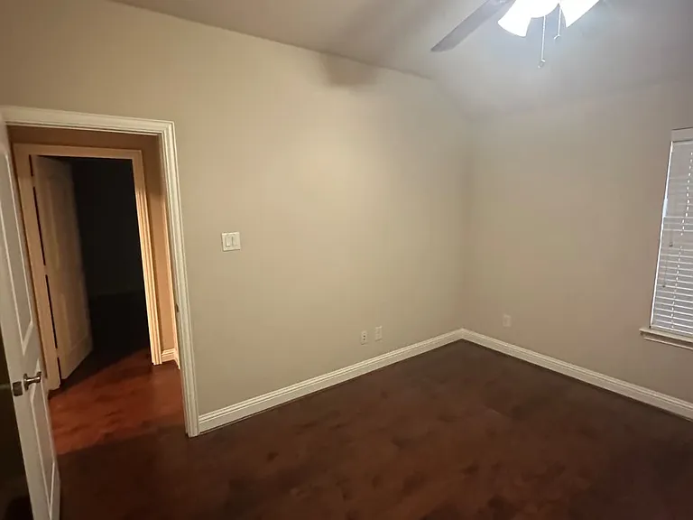 10525 Chaucer Hill Ln — Photo 1