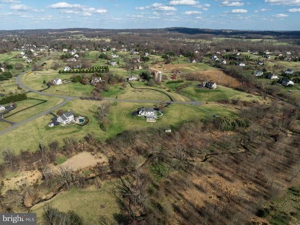 38172 Stone Eden Dr, Hamilton, VA 20158