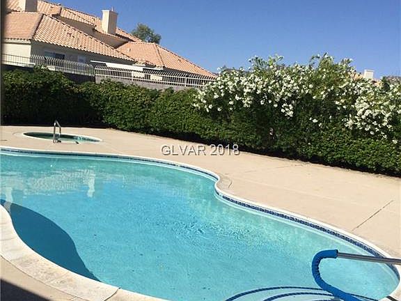 4th image of 566 Jane Ln
