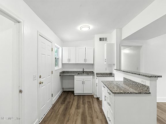 4th image of 5046 TALLYHO Avenue