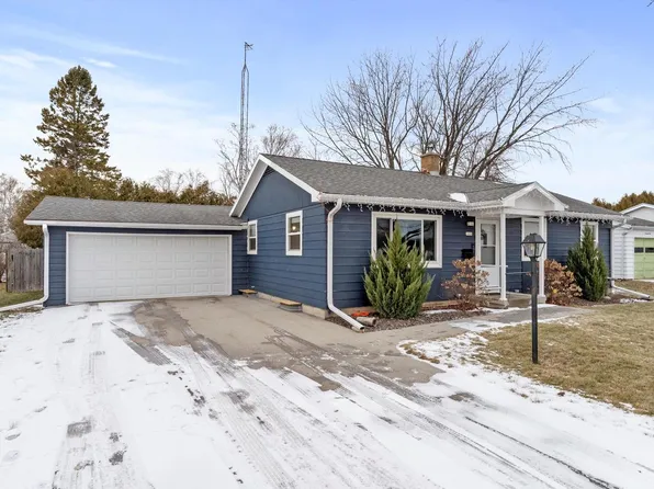 1436 Johnston DRIVE, Manitowoc, WI 54220