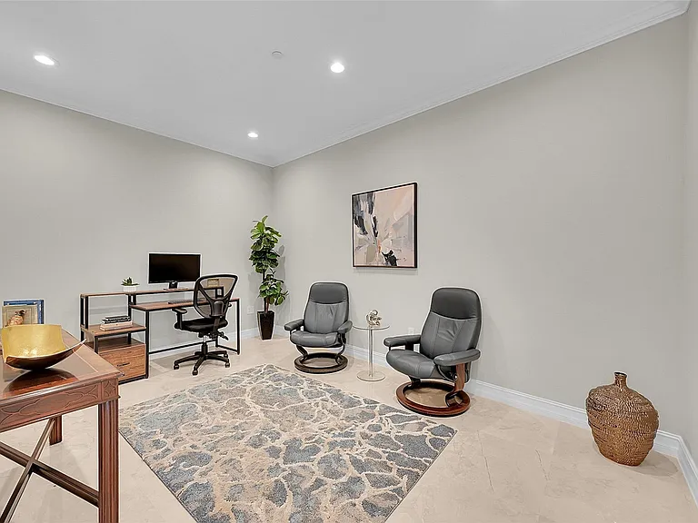 2254 SE 7th St — Photo 30