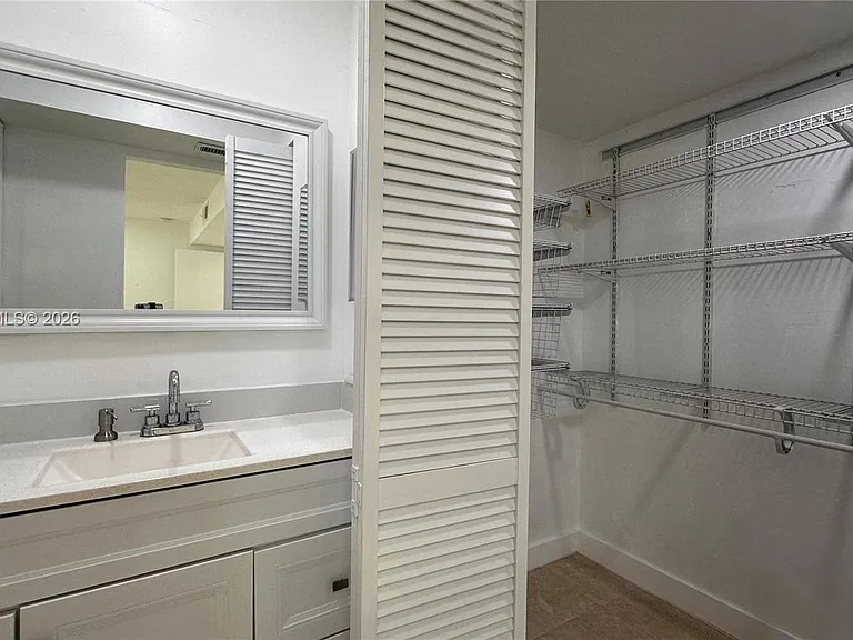 8401 SW 107th Ave #331E — Photo 24