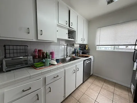 531 N Kings Rd #8 — Photo 6