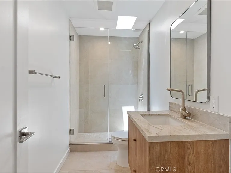 1105 N Coast Hwy #G — Photo 8