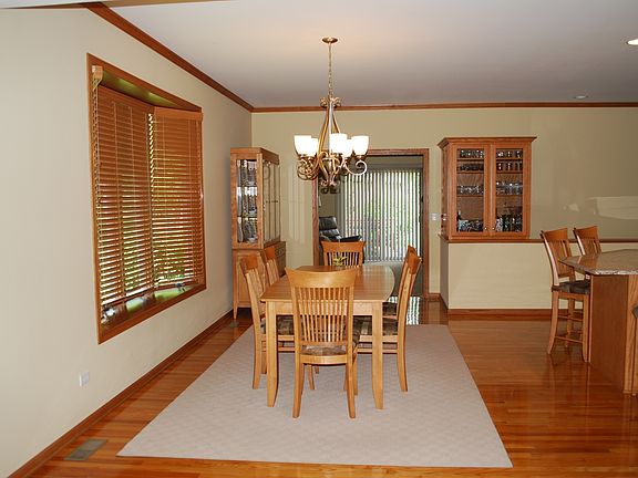 5th image of 21221 Lakeview Ct