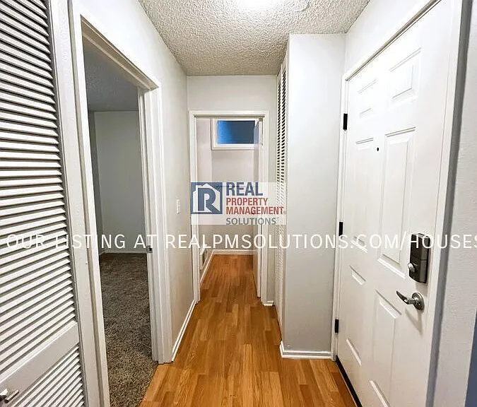 100 Kerr Pkwy #44 — Photo 24