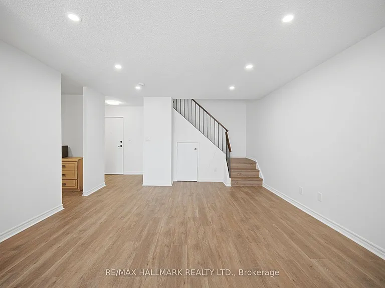 3025 The Credit Woodlands #314 — Photo 14