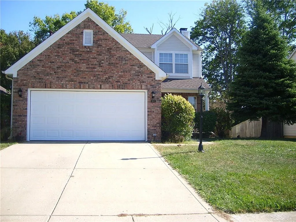 807 Pioneer Woods Dr photo 1