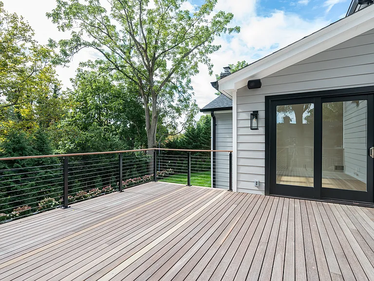 40 Hewlett Ln — Photo 47