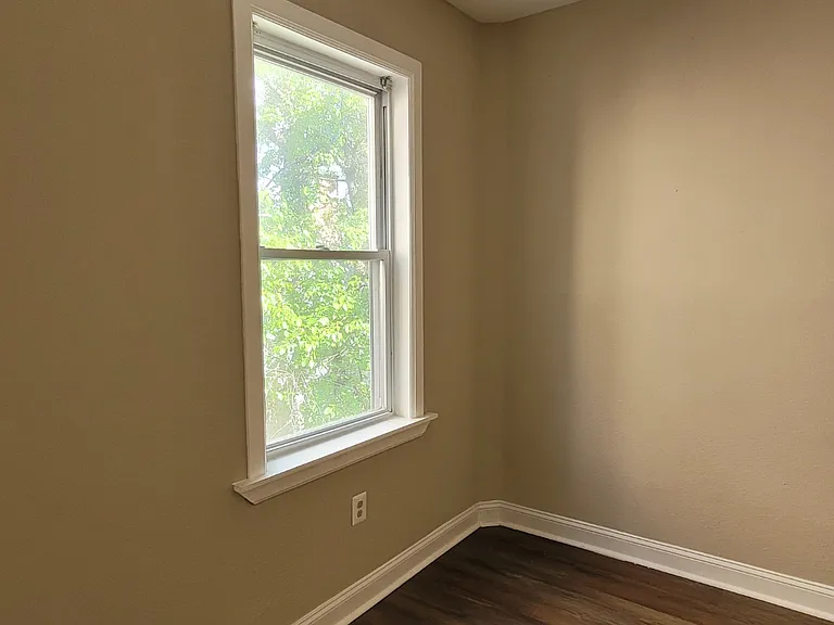 1005 Edmondson Ave — Photo 7