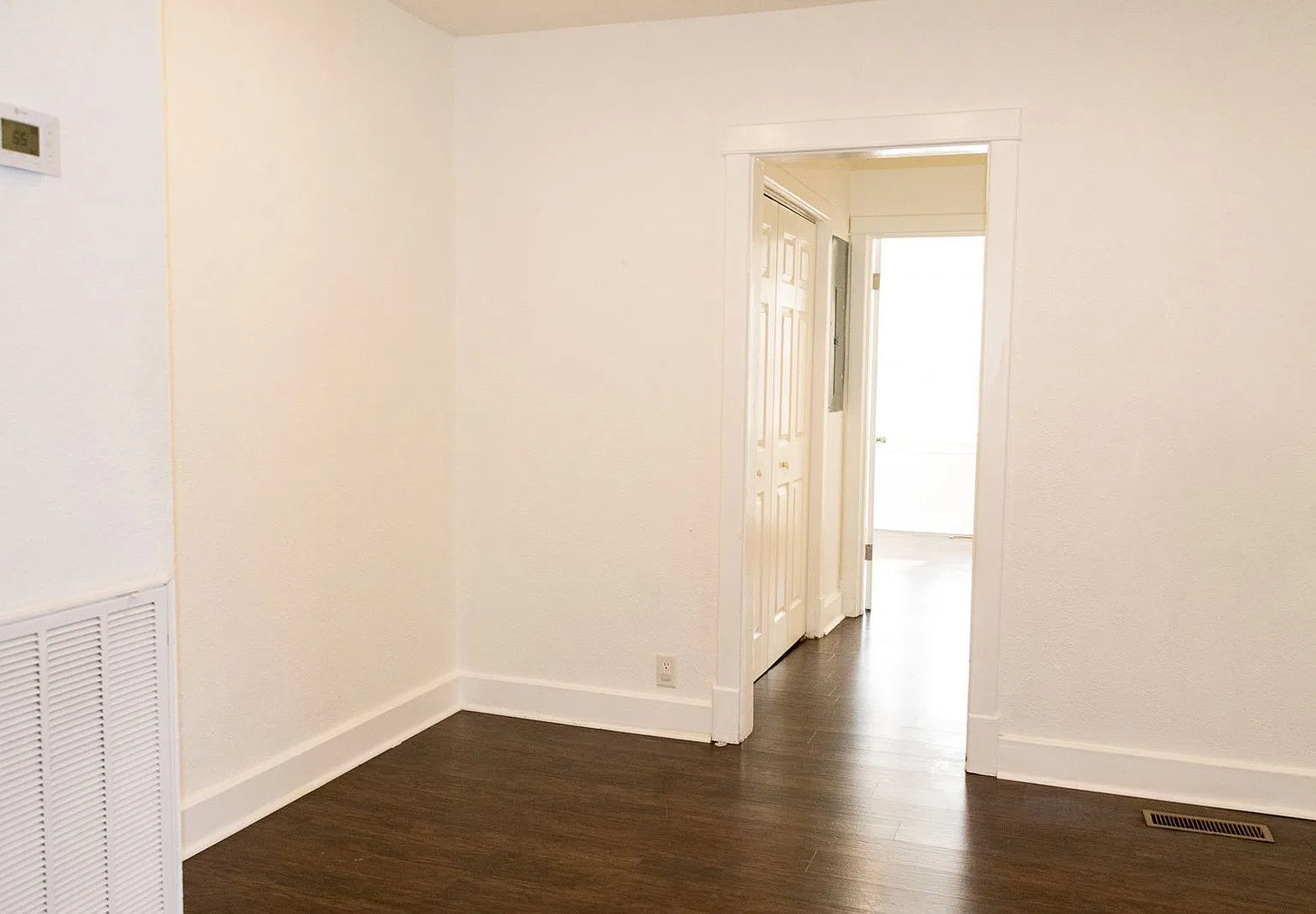 1 bed, 1.0 bath, $975 — Photo 4