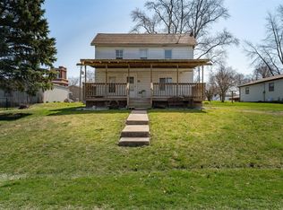 305 E Douglas St, Carlock, IL 61725