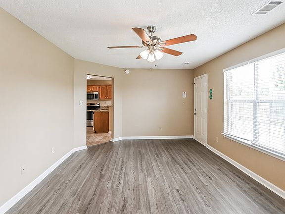 5th image of 5905 Kayla Dr
