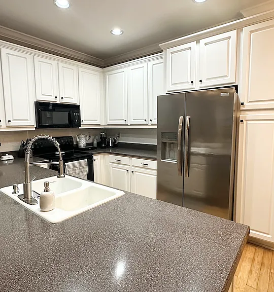 104 S Moody Ave — Photo 8