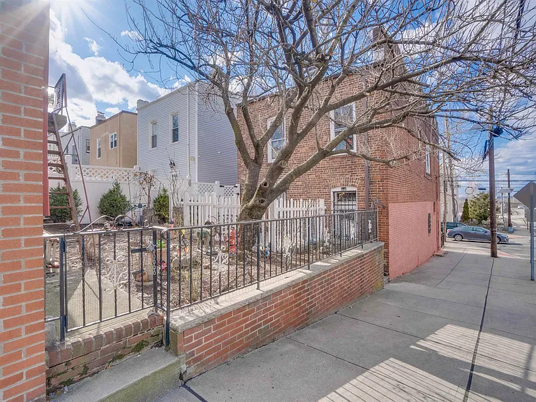 678 Liberty Ave #2 — Photo 8