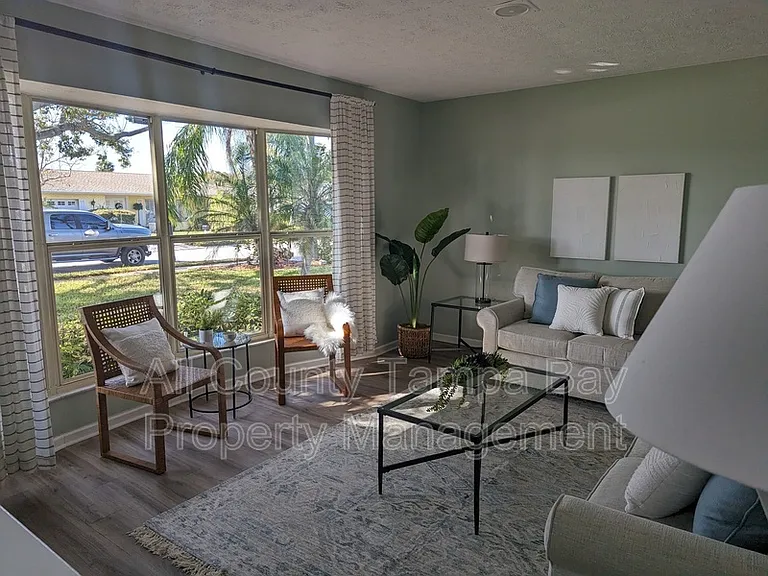 3931 Venetian Way — Photo 8