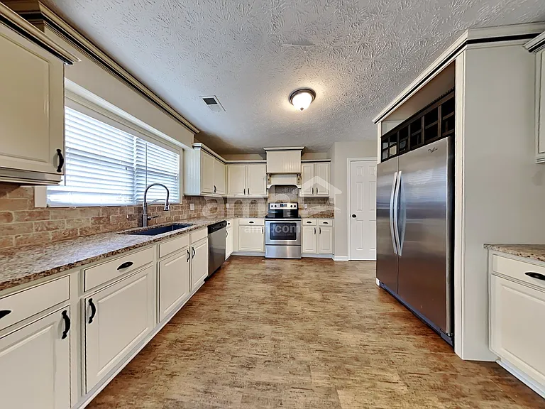 3840 Kirkwood Run NW — Photo 3